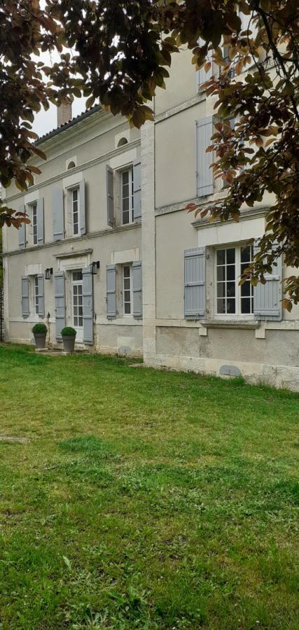 Maison blanche Cherval Extérieur photo