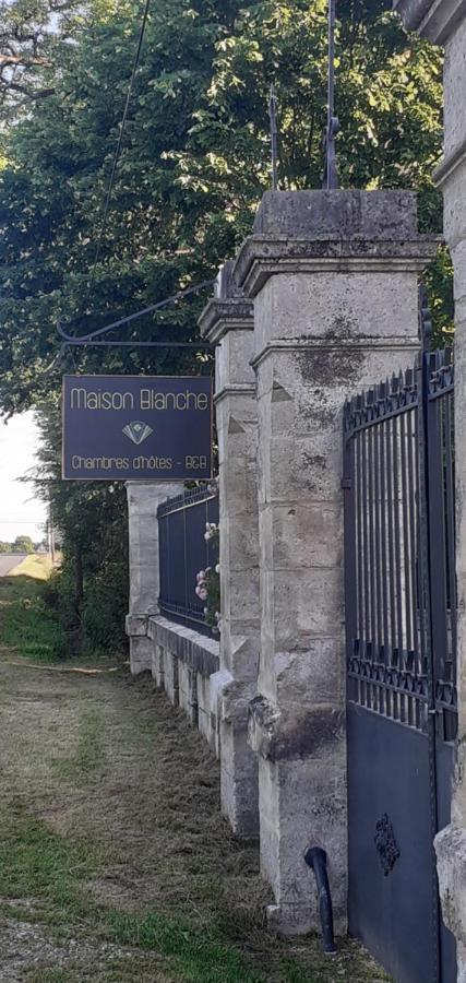 Maison blanche Cherval Extérieur photo