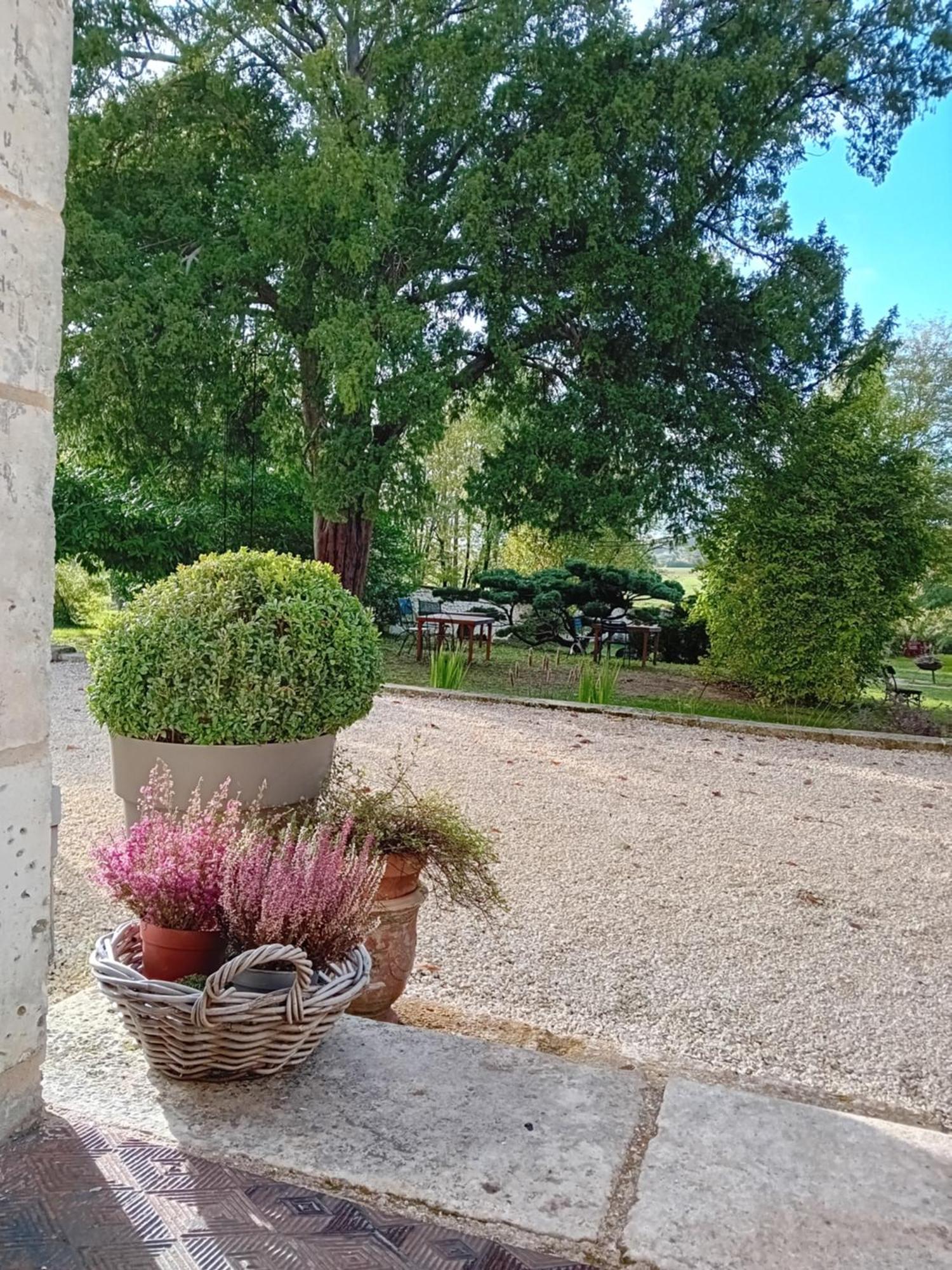 Maison blanche Cherval Extérieur photo
